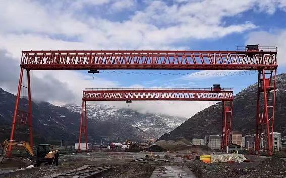 電動(dòng)門(mén)式起重機(jī)都有哪些優(yōu)點(diǎn)與性能